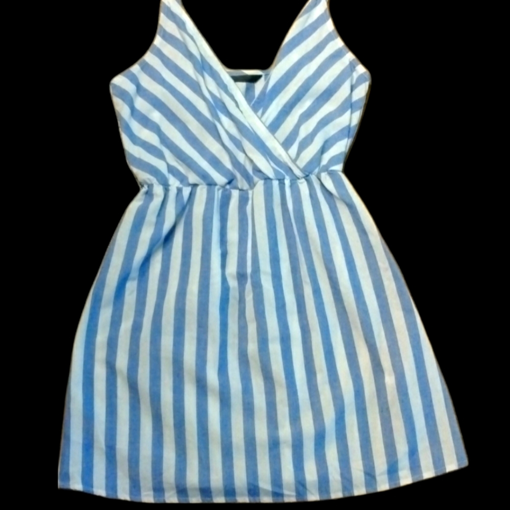 Bkue striped dress